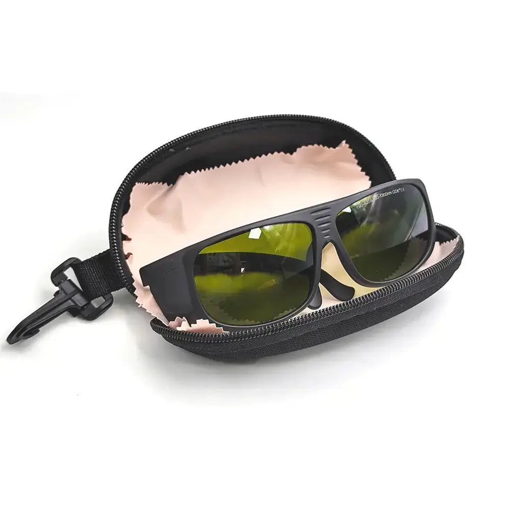 Premium laser safety goggles in case for global freeshipping, providing protection in 190-420nm and 850-1300nm ranges.